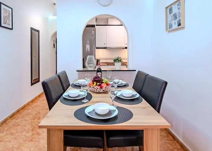 La Plaza * Τορεβιέχα